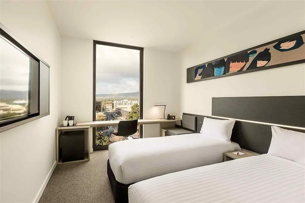 Hotel Ibis Adelaide 4*,